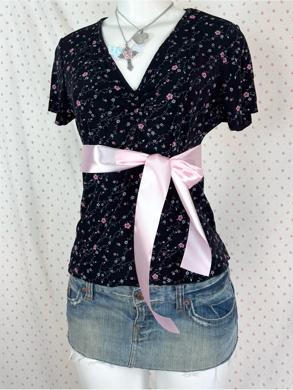 Black Floral V-Neck Short Sleeve Top with Pink Ribbon Waist